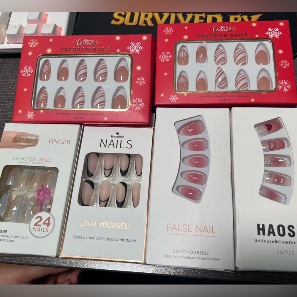 Press-On Nails (6-Set)